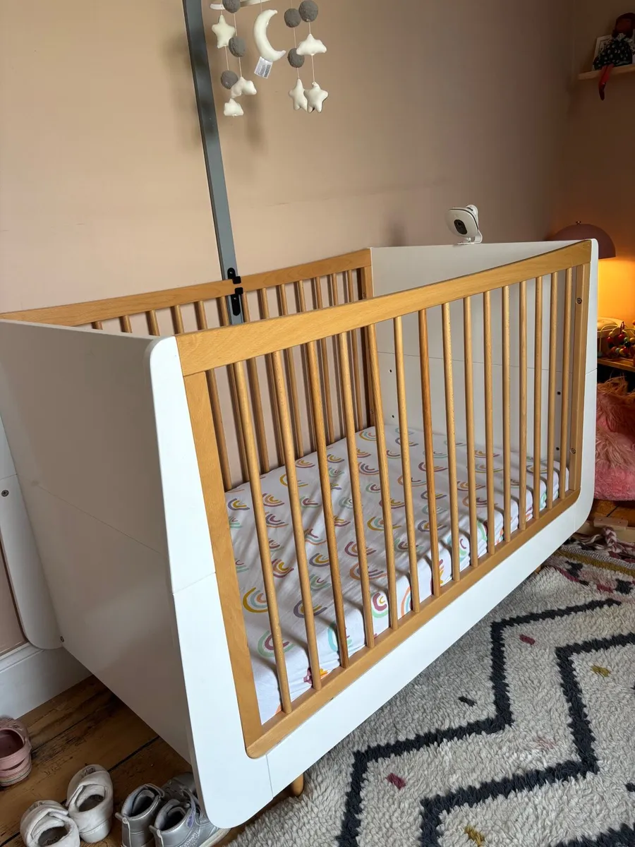 Snuzkot Skandi Cot Bed and Changing Unit - Image 2