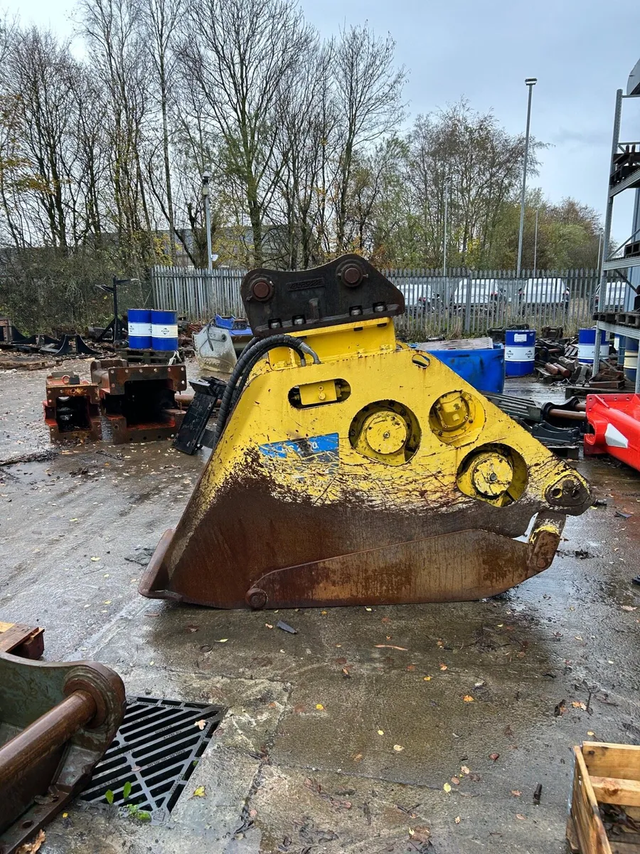 Xcentric XC20 Crushing Bucket - Image 1