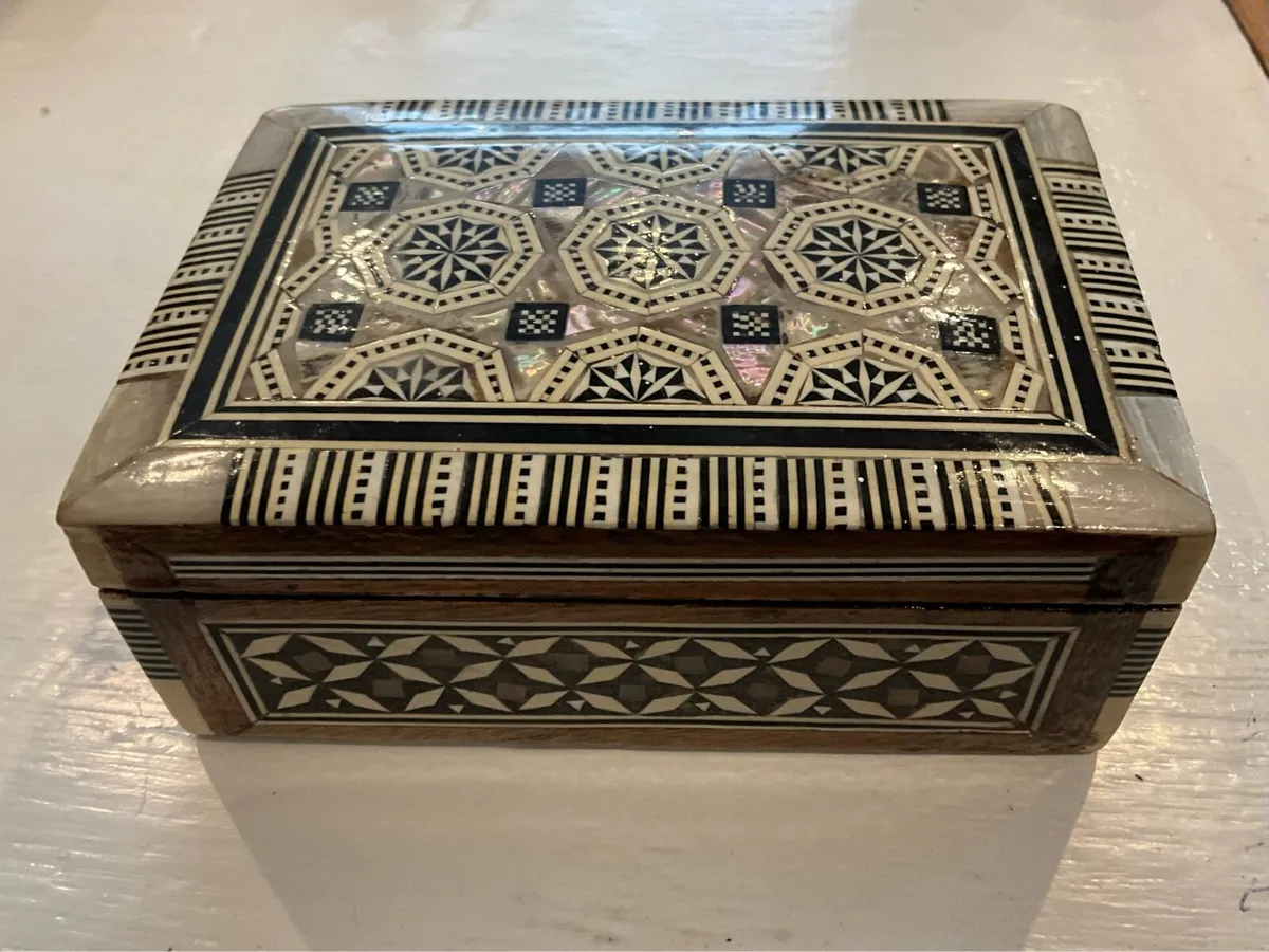 Inlaid Mother of Pearl Egyptian Hand Made Box - Image 3
