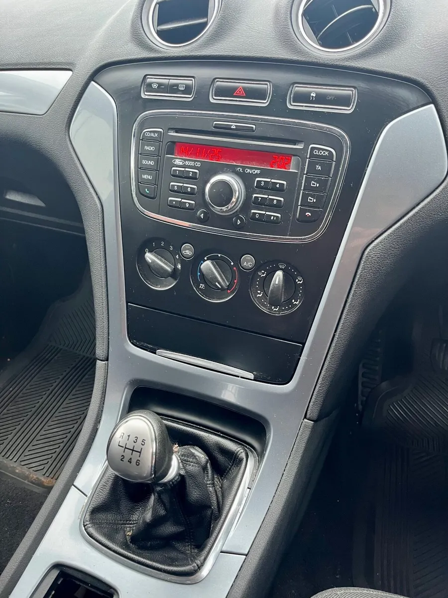 Ford Mondeo 2010 - Image 4