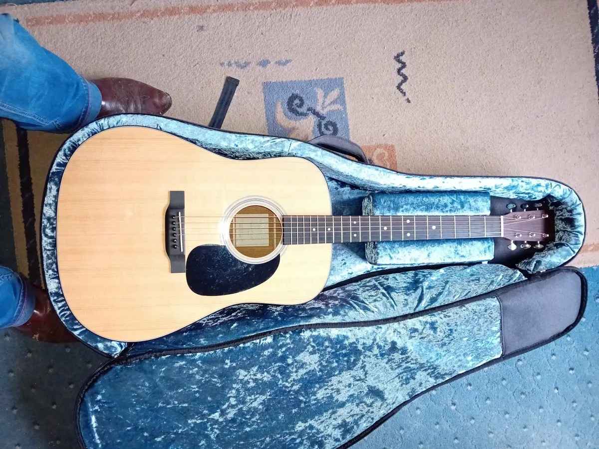 Martin acoustic guitar - Image 2