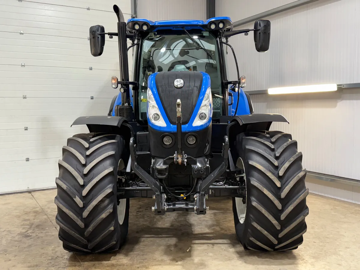 NewHolland T7.225 AutoCommand***Top Condition!!** - Image 4