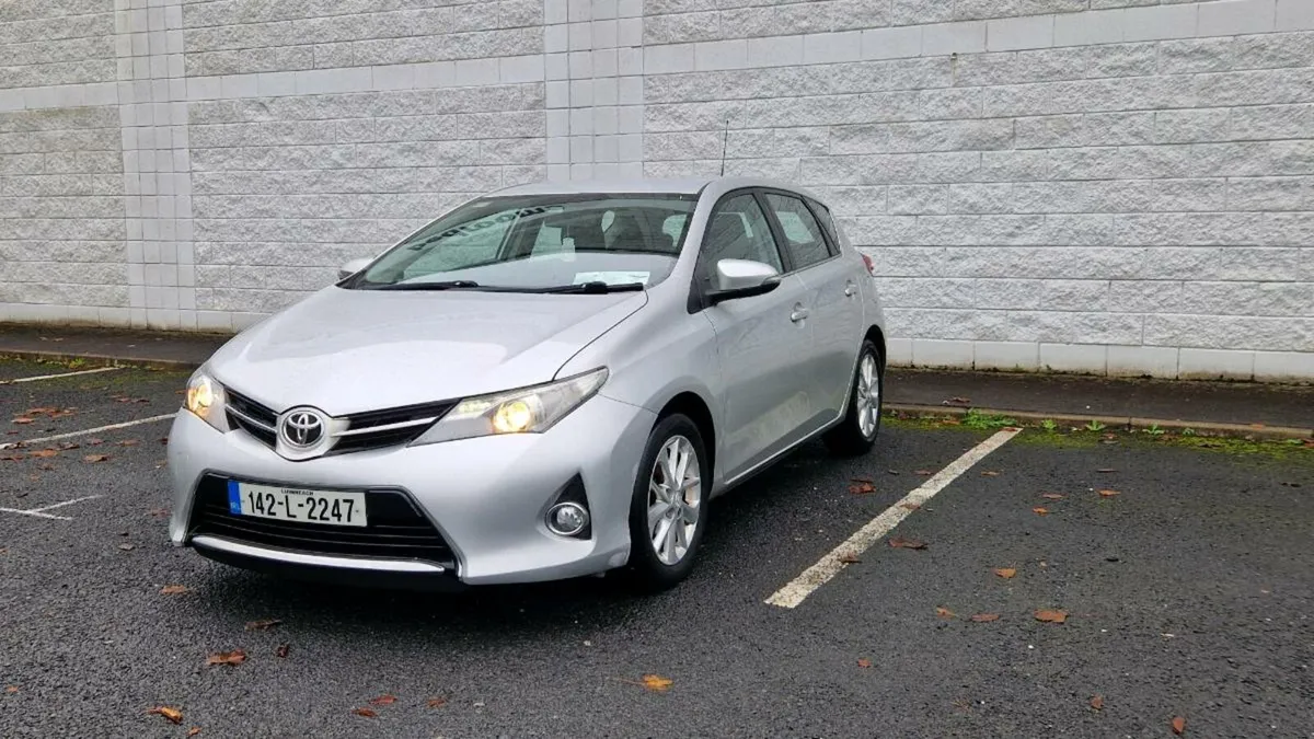142 Toyota Auris 1.3 petrol..New NCT..6700e - Image 3