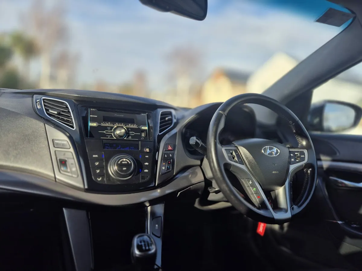 2012 HYUNDAI  I 40 BLUE DRIVE NCT'D & TAX 04/26 - Image 3