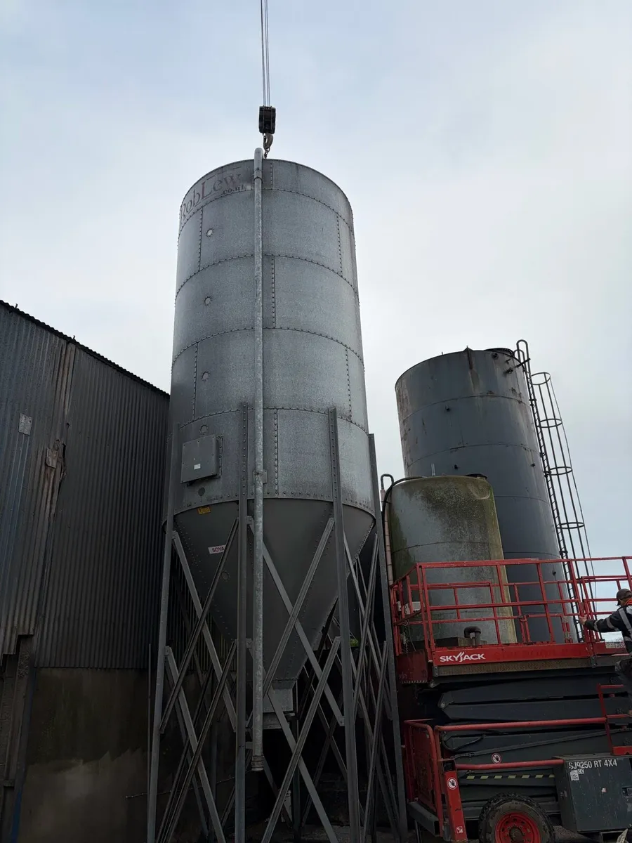 Roblew meal bin 32 ton - Image 1