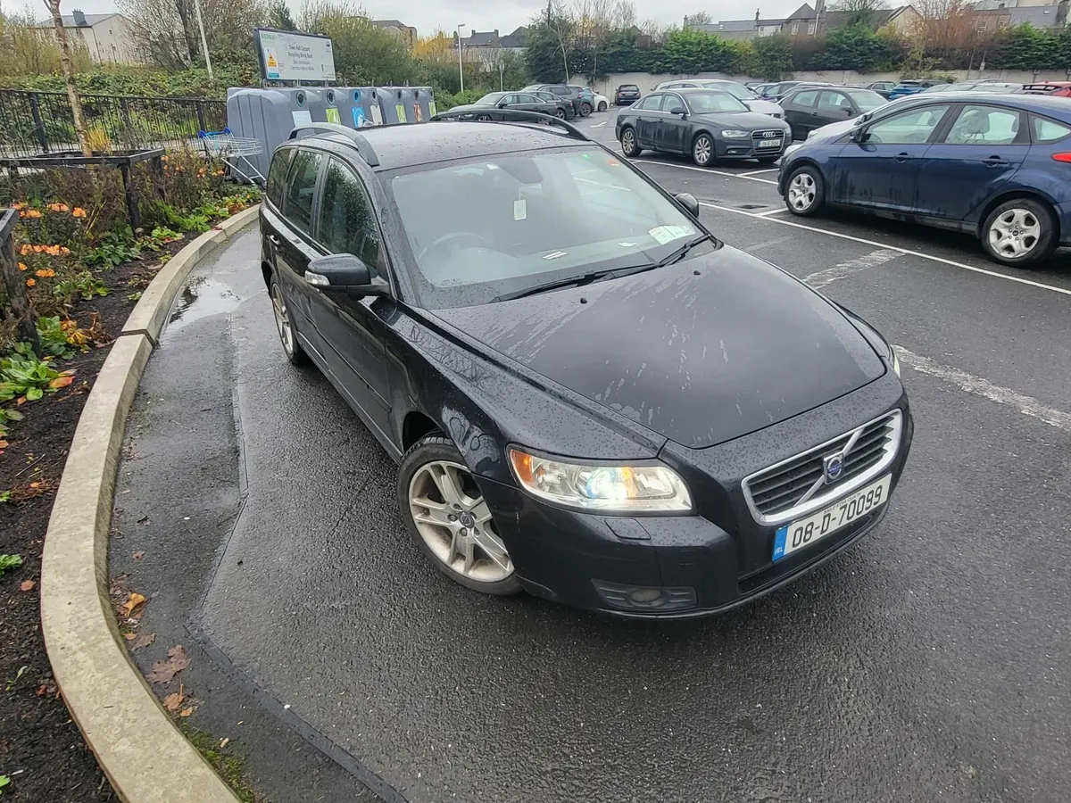 Volvo V50 2008 - Image 1