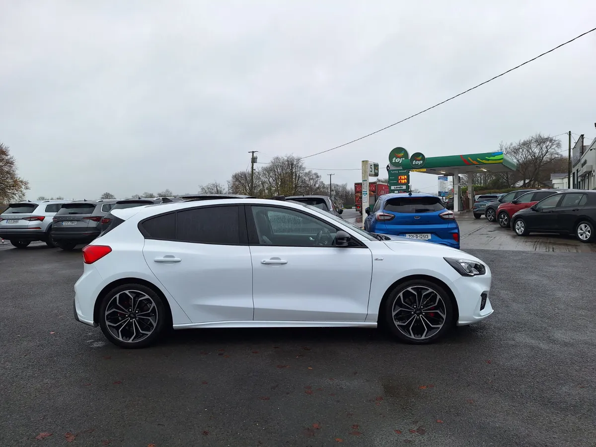 Focus ST-LINE X *Automatic/Sunroof/Heated Seats - Image 2