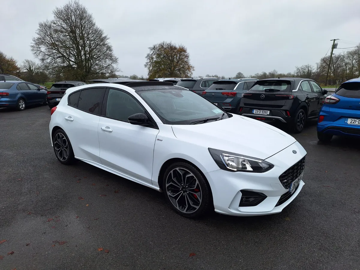 Focus ST-LINE X *Automatic/Sunroof/Heated Seats - Image 1