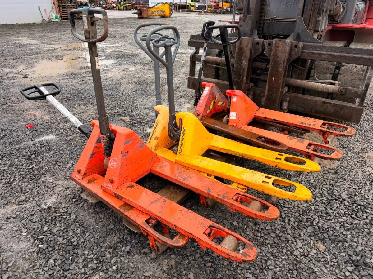 Pallet trucks for sale - Image 3