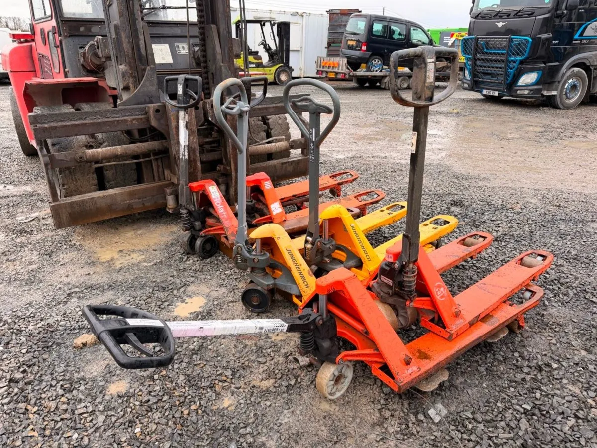 Pallet trucks for sale - Image 4