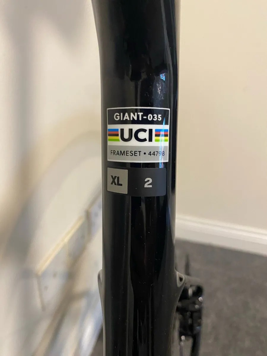 (Never Used!)GIANT Defy Advanced 2 XL + free acces - Image 2