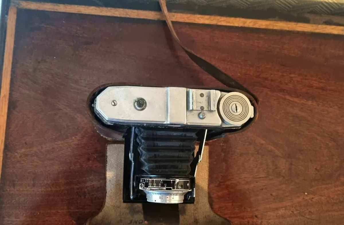 Dacora 2 Vintage Camera - Image 3