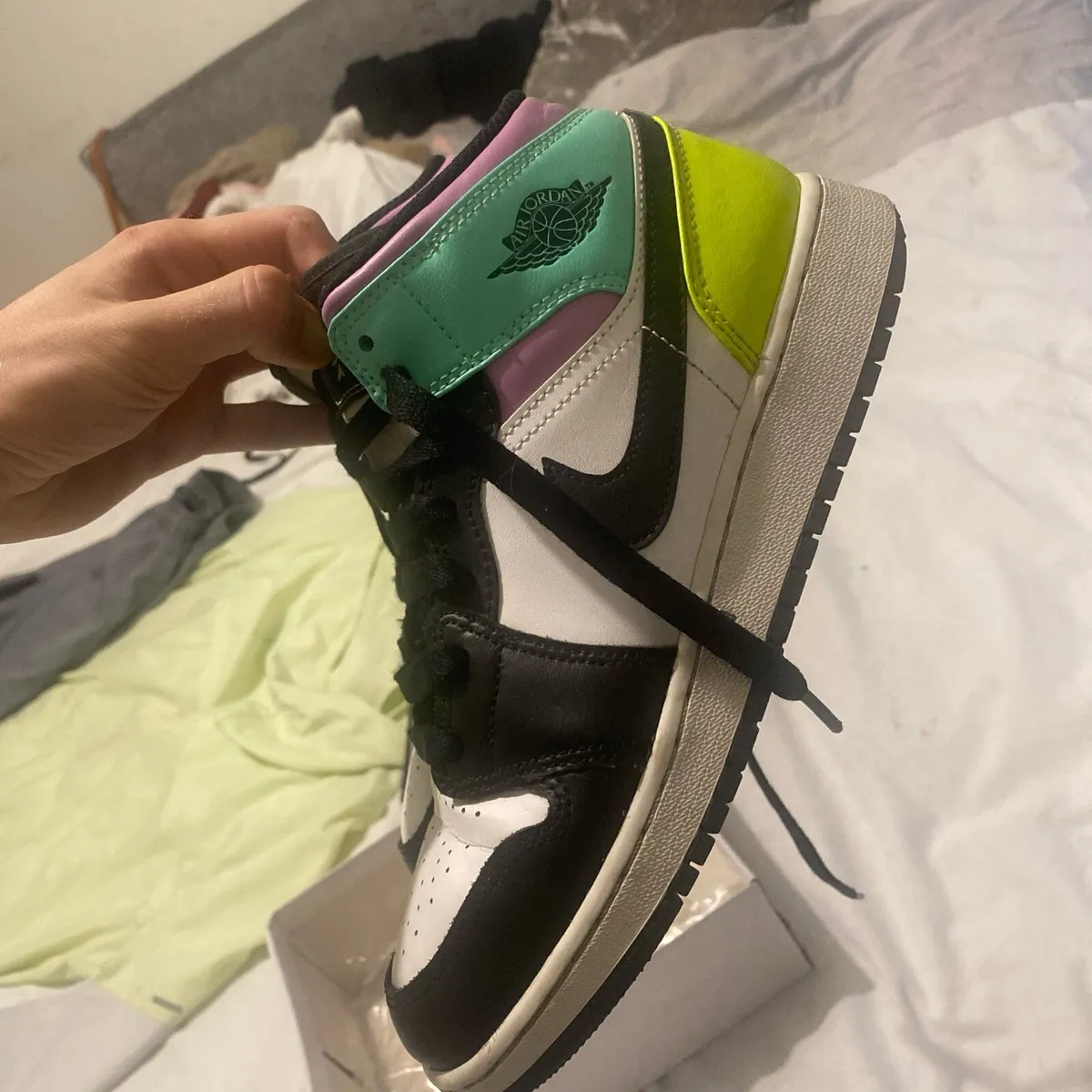 Jordan’s size 6 - Image 1