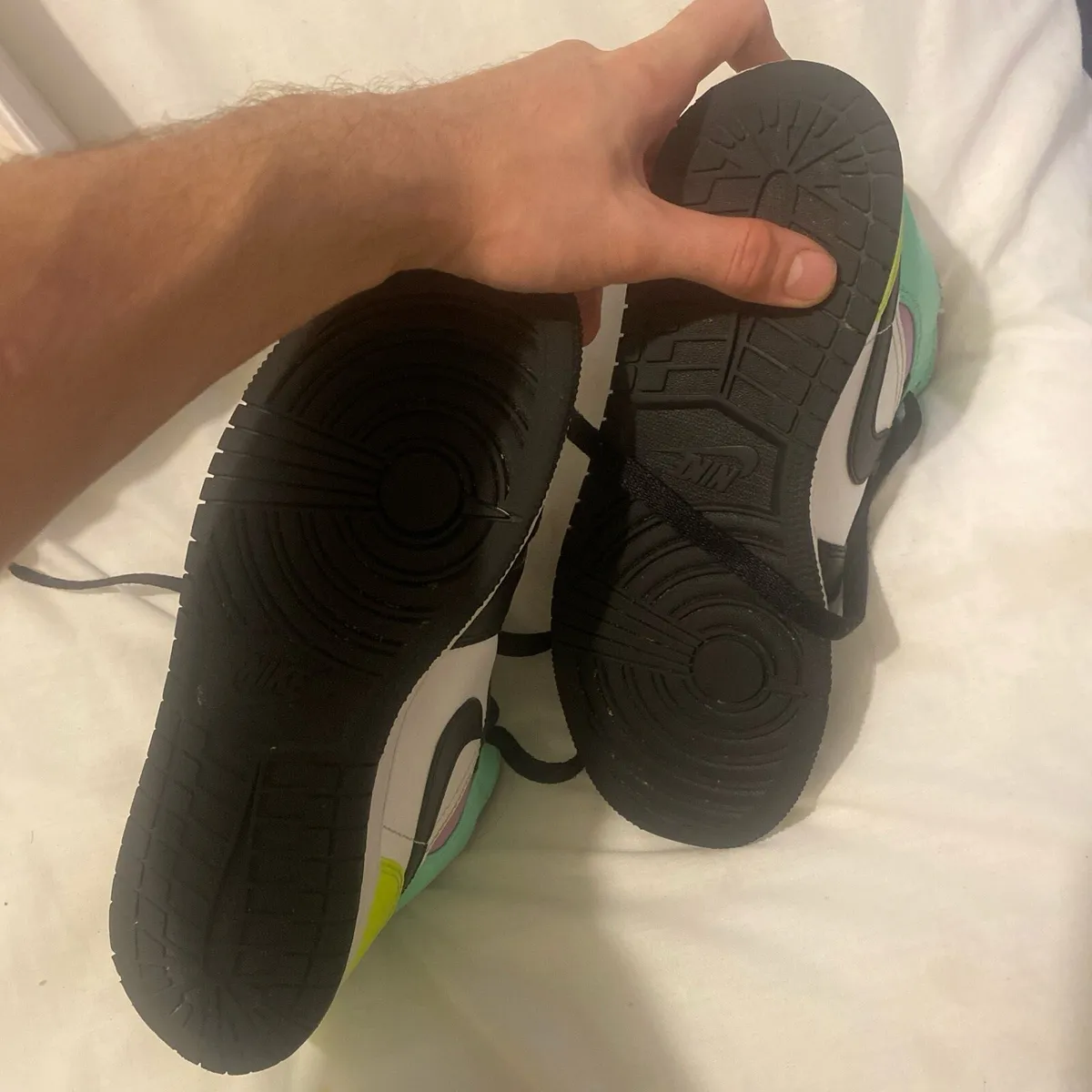 Jordan’s size 6 - Image 2