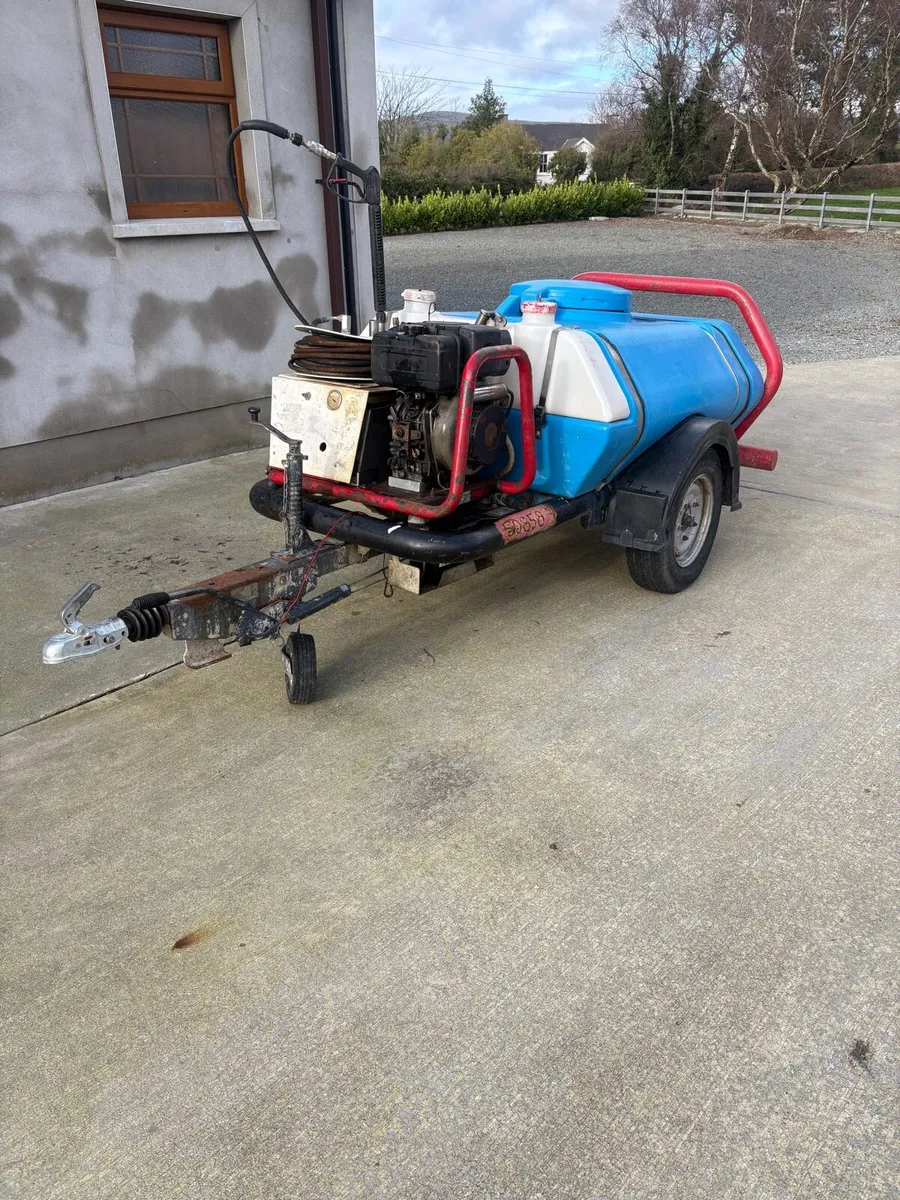Brendon bowser power washer - Image 1