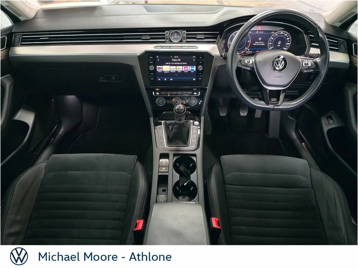 Volkswagen Passat 2.0 TDI 150BHP Highline - Image 2