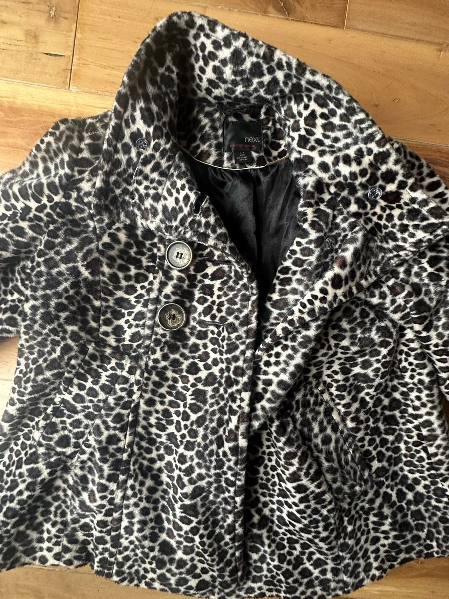 Girls coat - Image 1