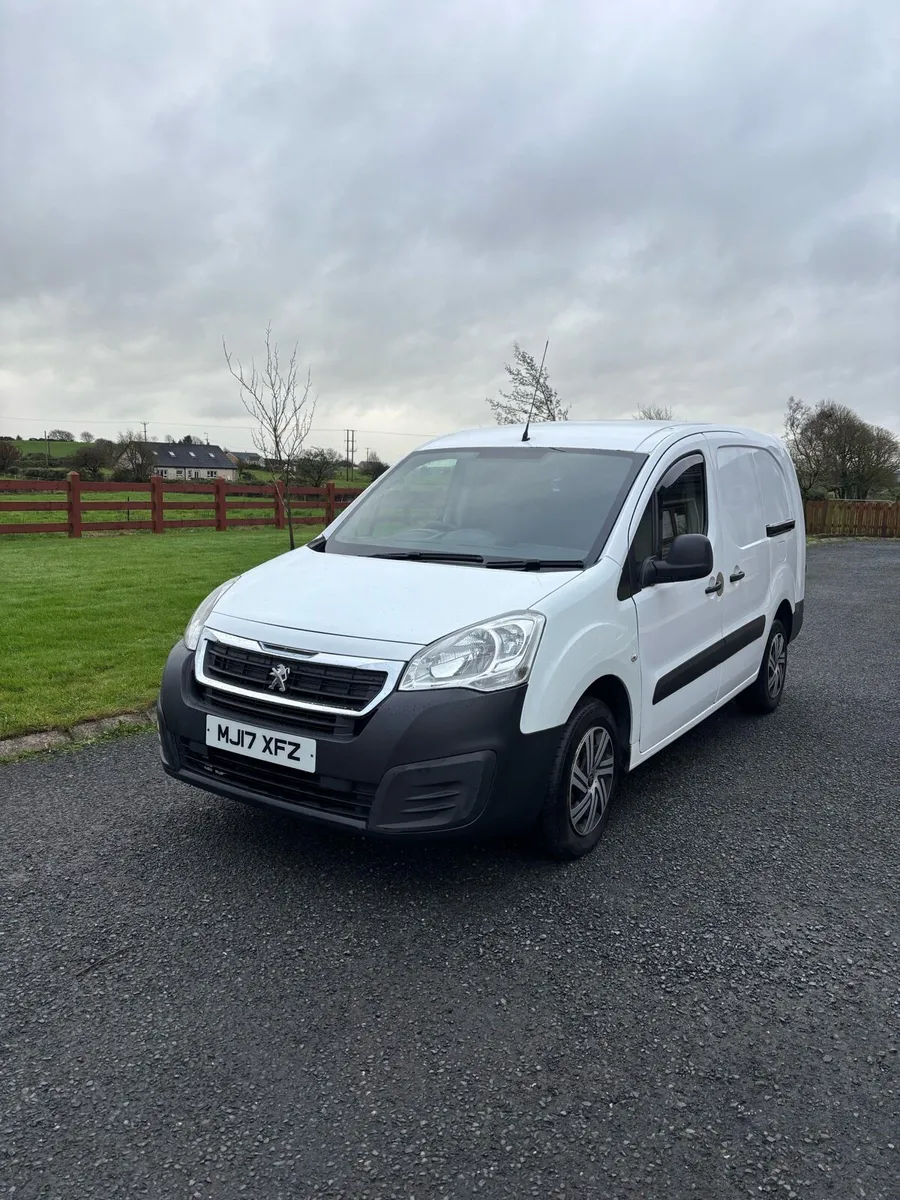 2017 Peugeot partner lwb 200euro vrt - Image 1