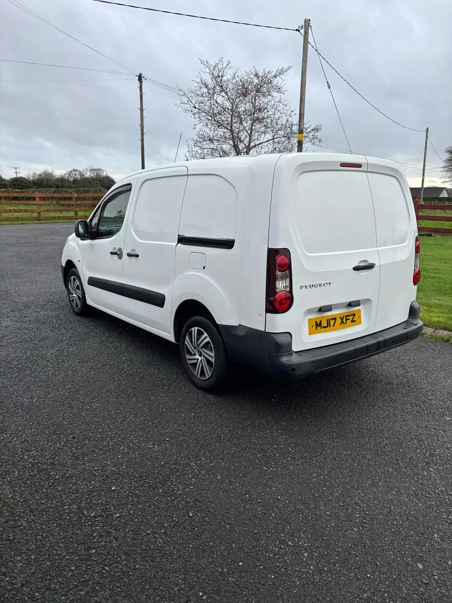 2017 Peugeot partner lwb 200euro vrt - Image 4