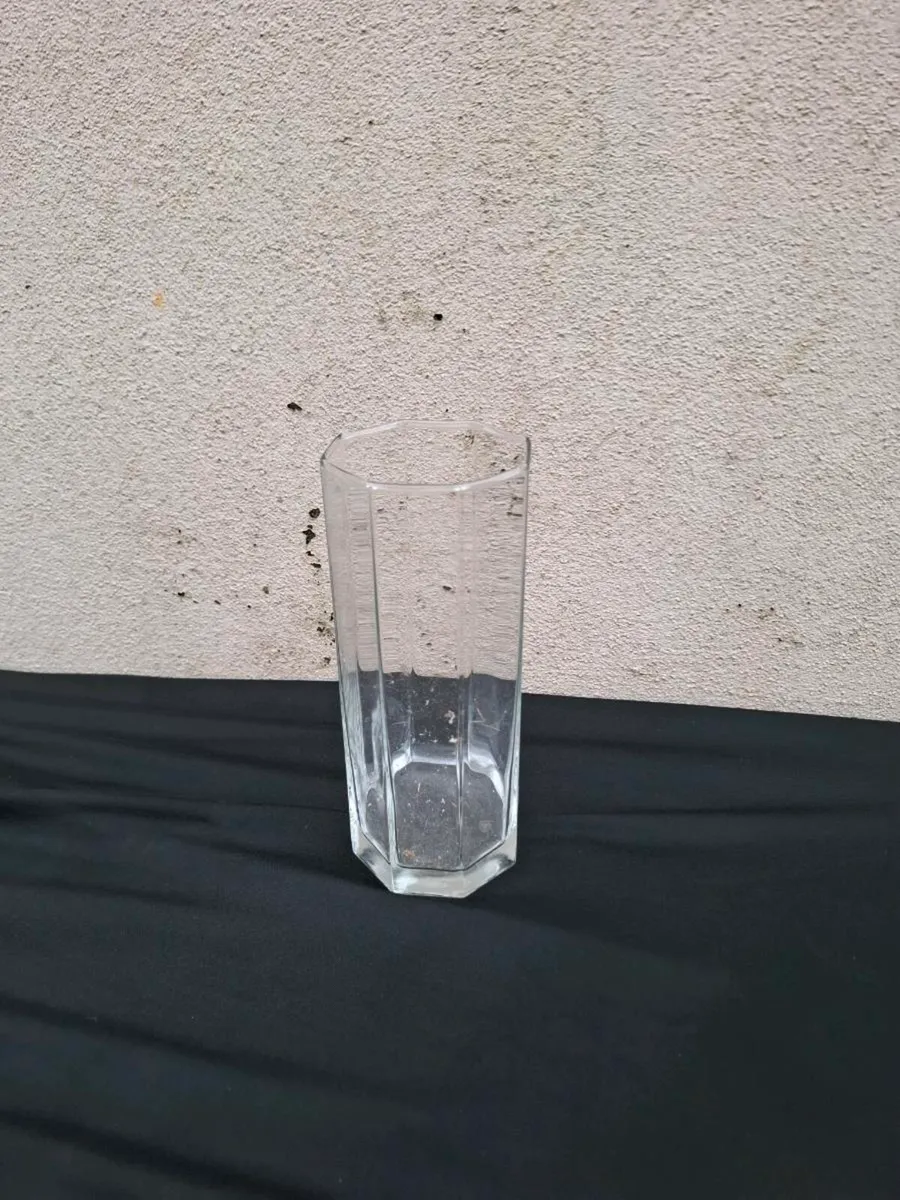 Clear glass vase - Image 2