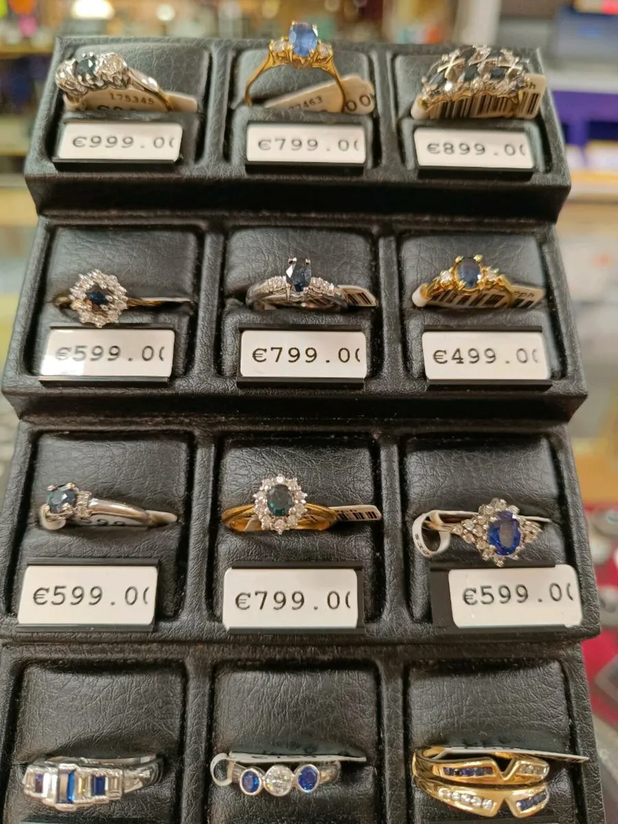 Diamond & Blue Sapphire Gold Ring - Image 2