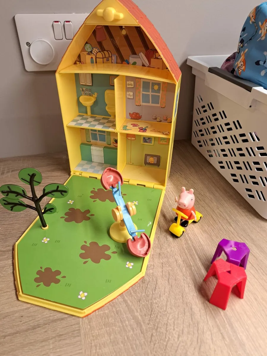 Peppa Pig Toy Bundle - Playsets & Figures - Image 1