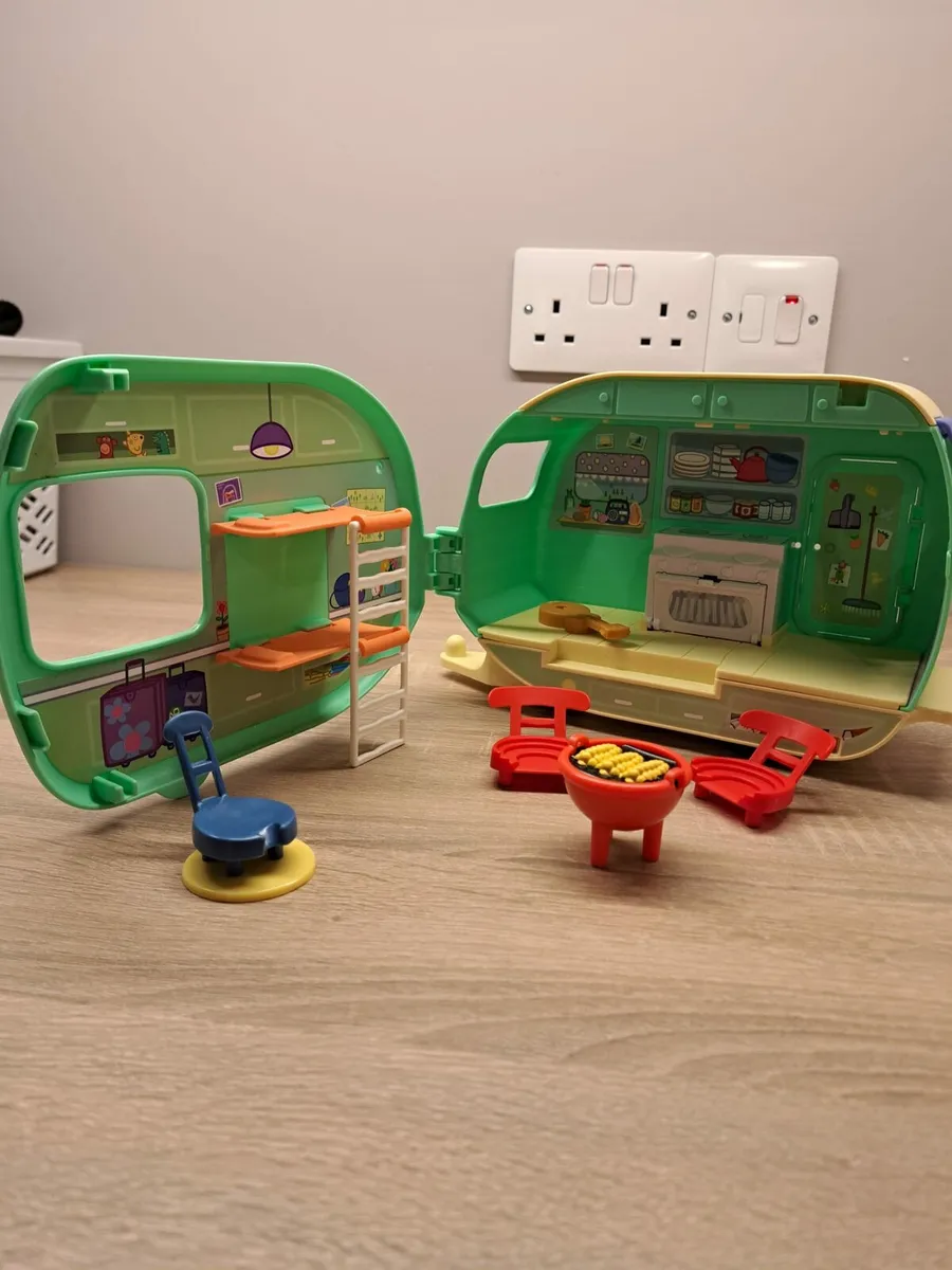 Peppa Pig Toy Bundle - Playsets & Figures - Image 2