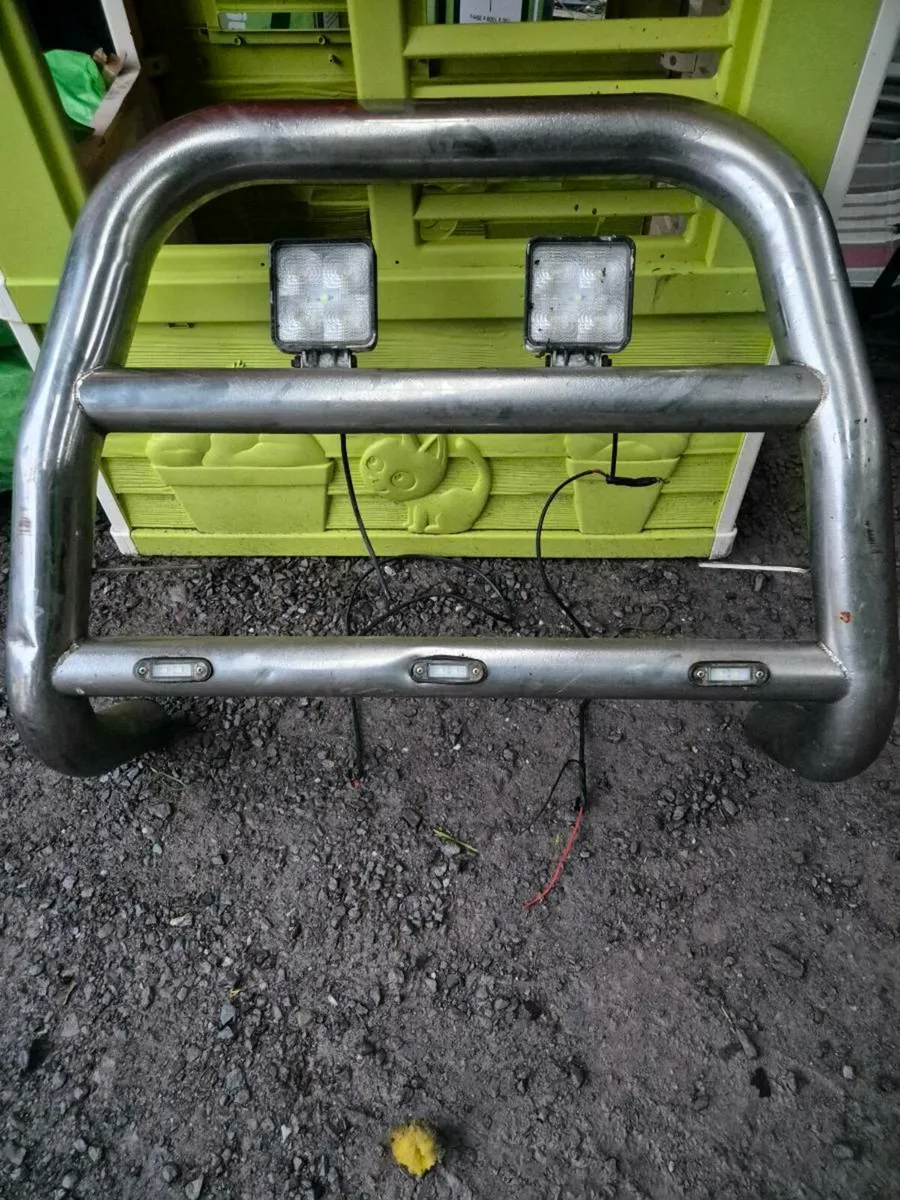 Bull bar with lights - Image 2