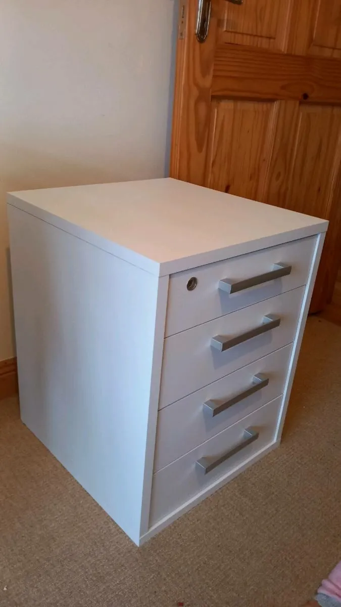 Beautifull Withe Drawer Chest!!! - Image 2
