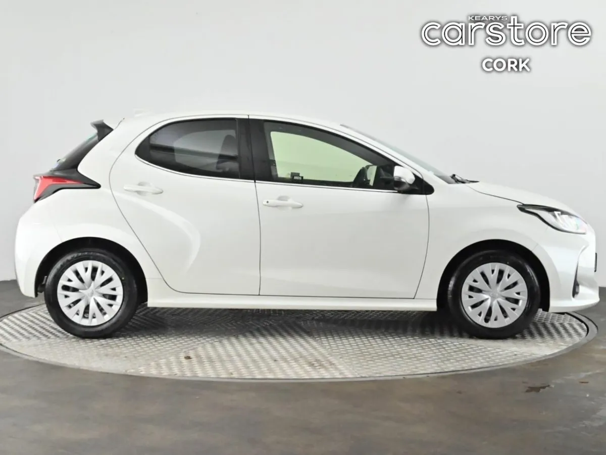 Toyota Yaris 1.5 Hybrid 5Dr Auto - Image 3