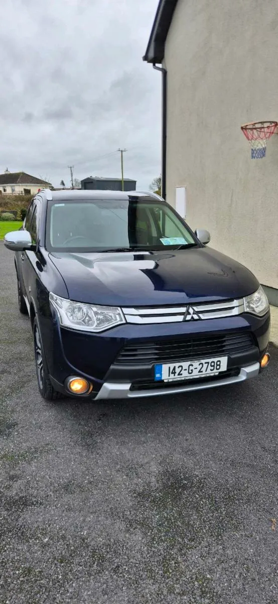 Mitsubishi Outlander - Image 1