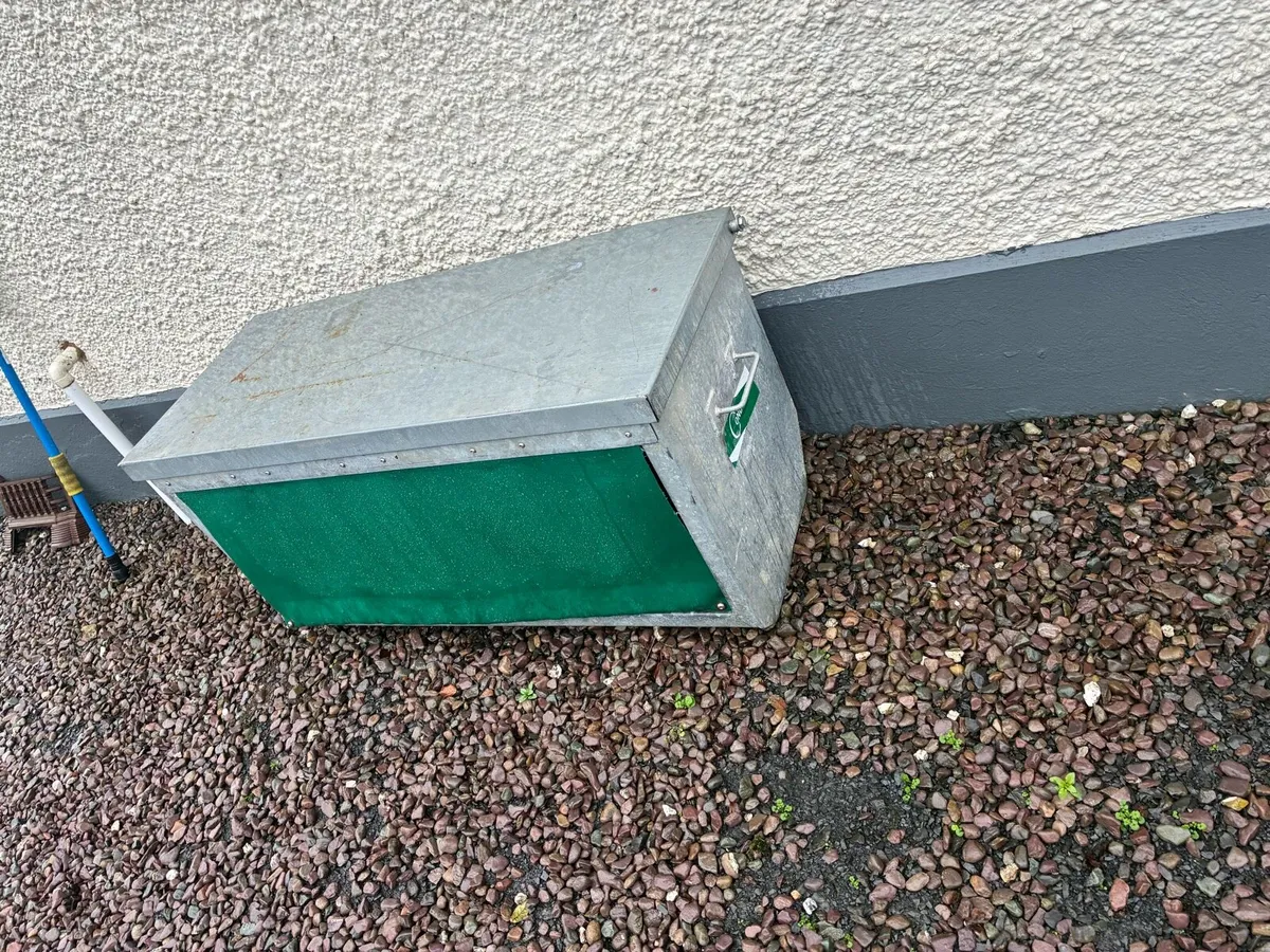 CONDON ENGINEERING 5 BAG MEAL FEEDER - Image 2