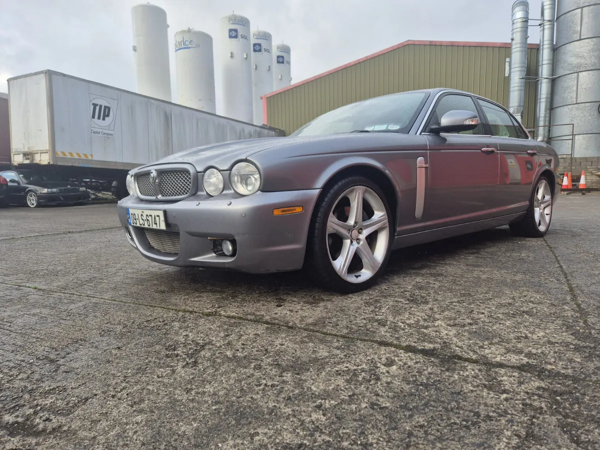 Jaguar XJ 2009 - Image 2