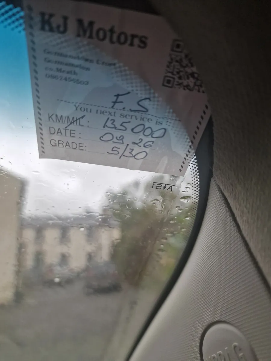 Chevrolet Aveo 2012 - Image 2