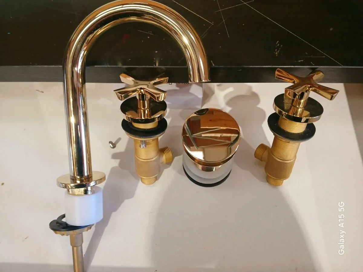 Brand new 3 hole Gold tap - Image 3