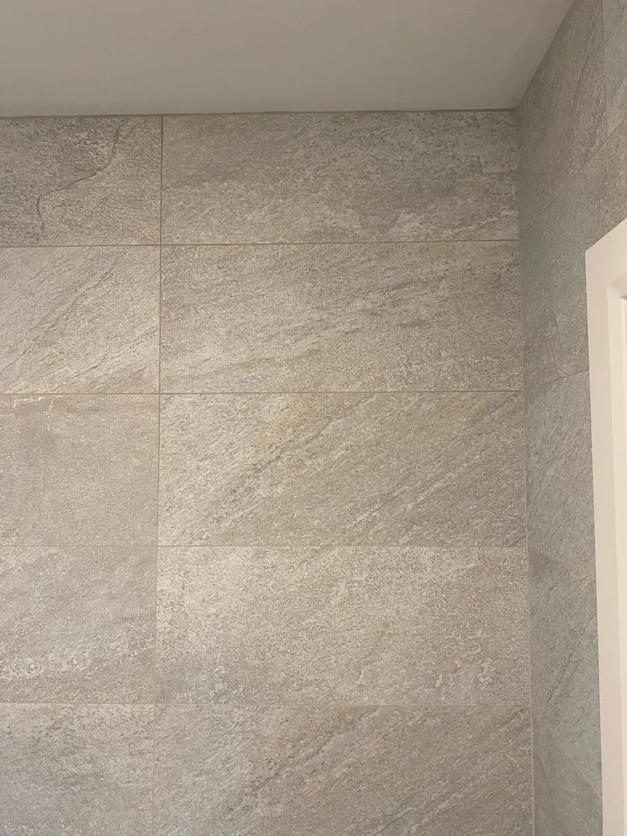 Bathroom floor tiles - Image 1