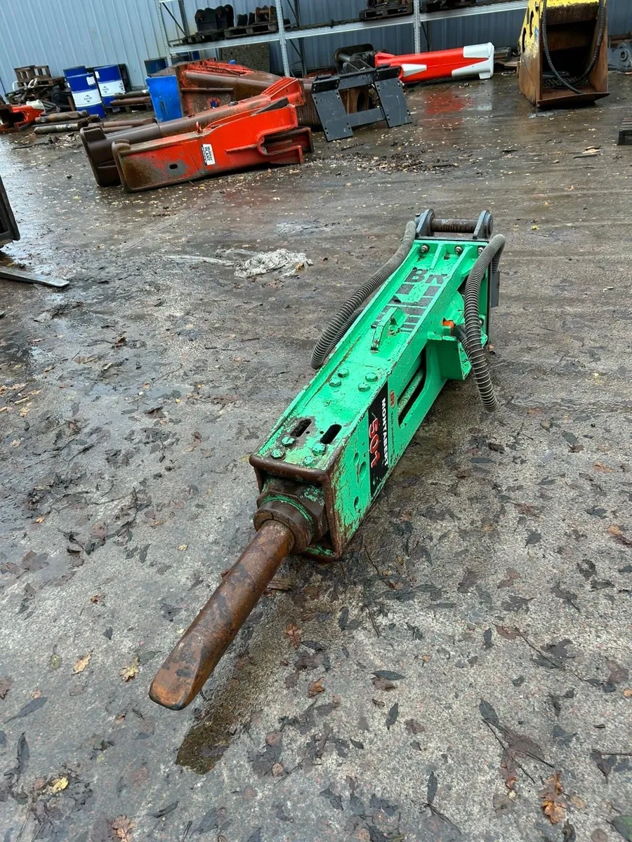 Montabert 501 Rock Hammer/ Breaker - Image 3