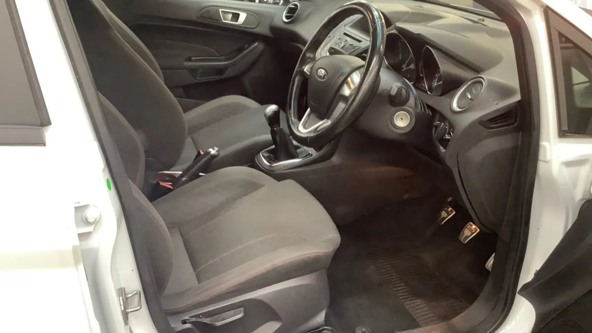2017 Ford Fiesta 1.0 ST-LINE Petrol - Image 3