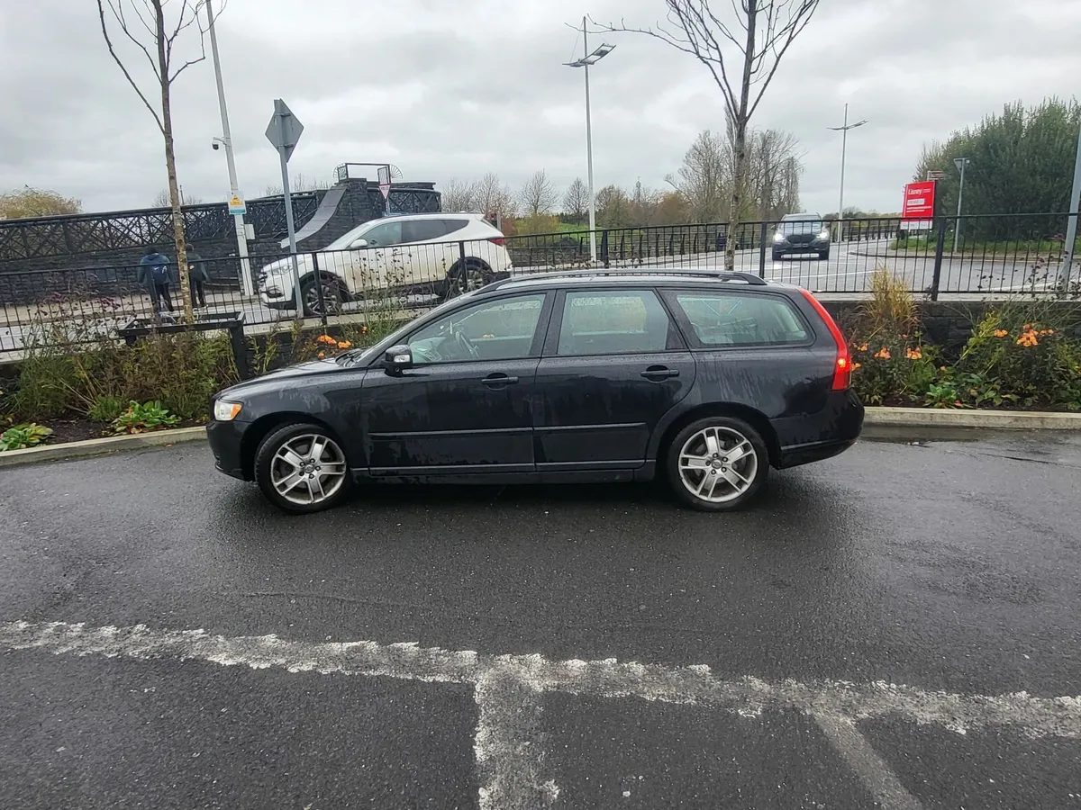 Volvo V50 2008 - Image 4