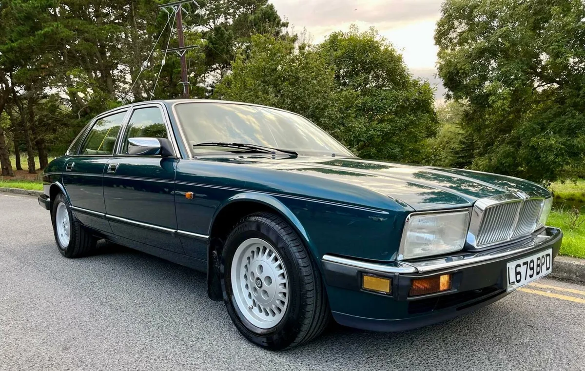 Stunning Jaguar XJ40 Sovereign Automatic - Image 1