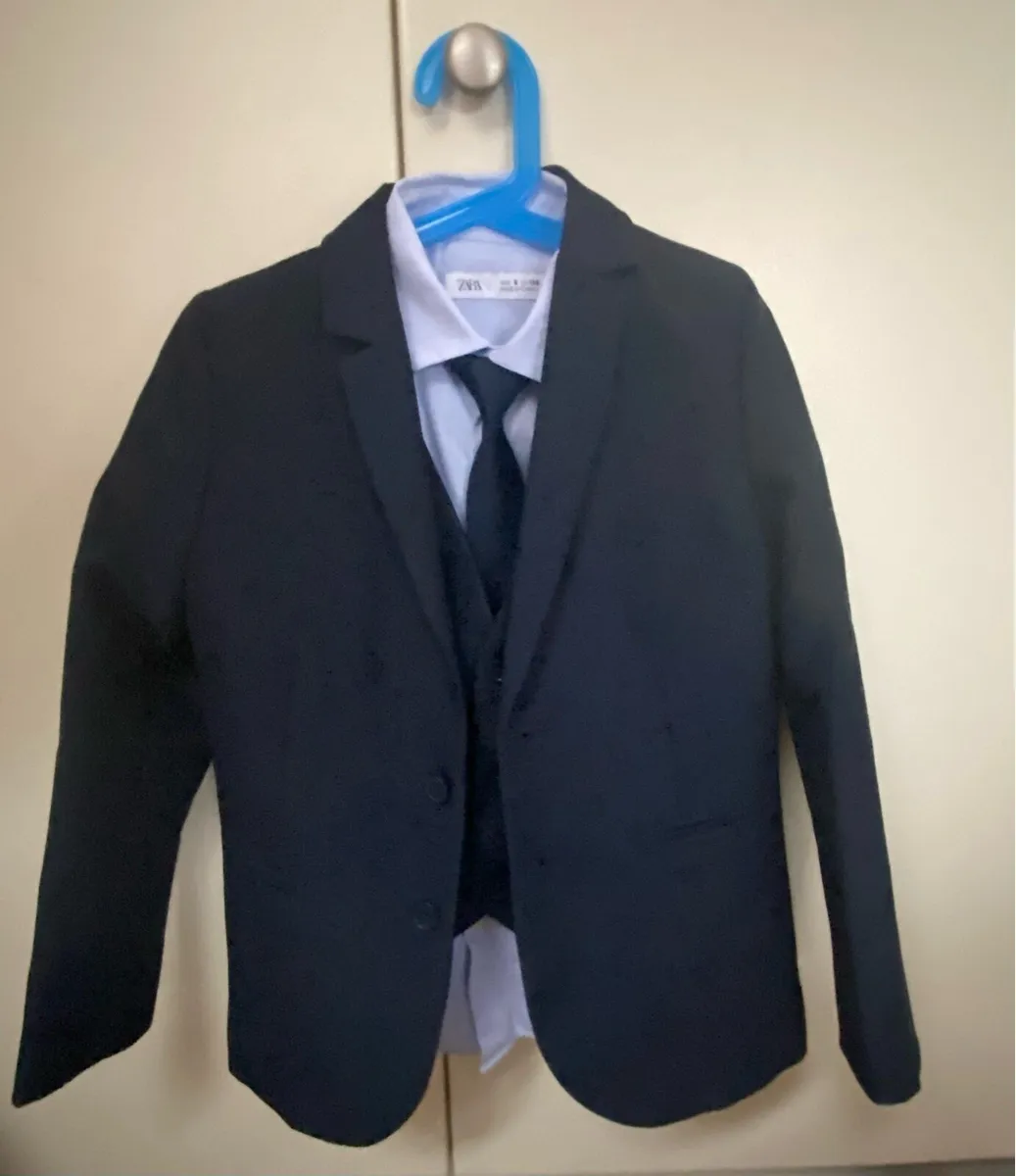 Boys Communion Suit & Runners - Image 1