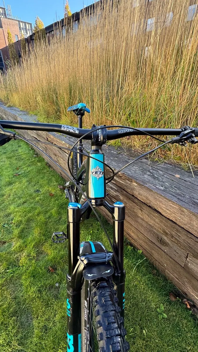 Mountain bike , Yeti sb6 - Image 2