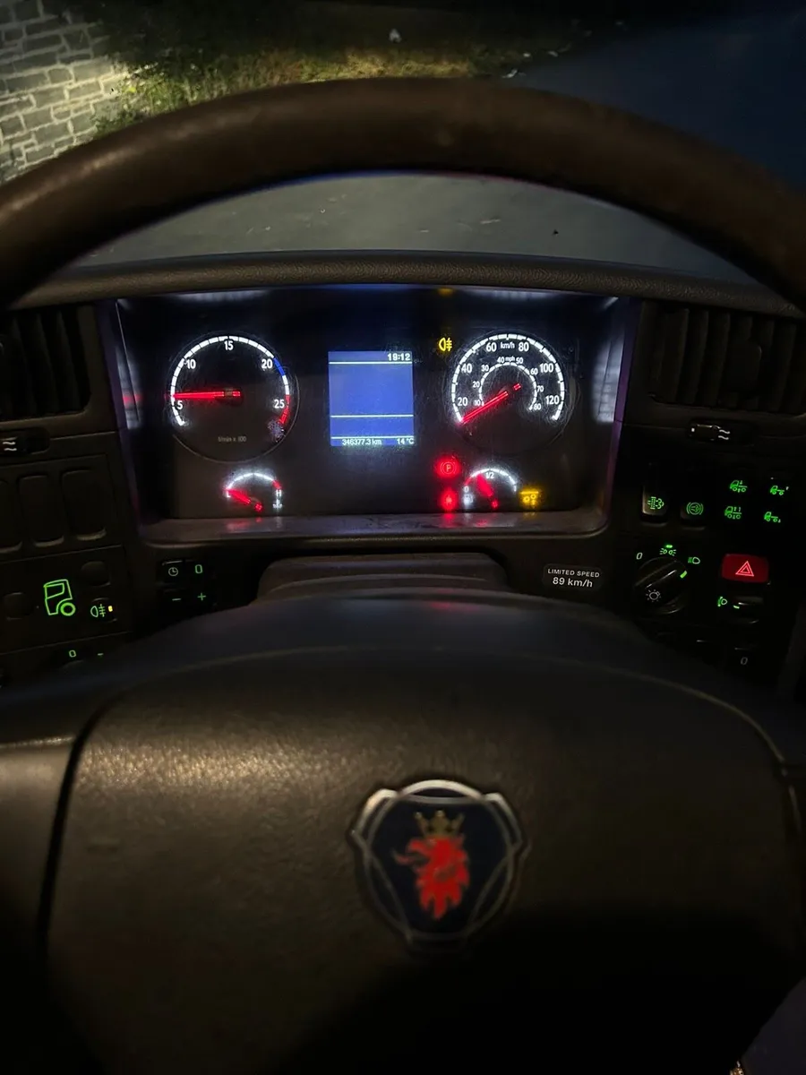 Scania P360 6x2 Rigid - Image 3