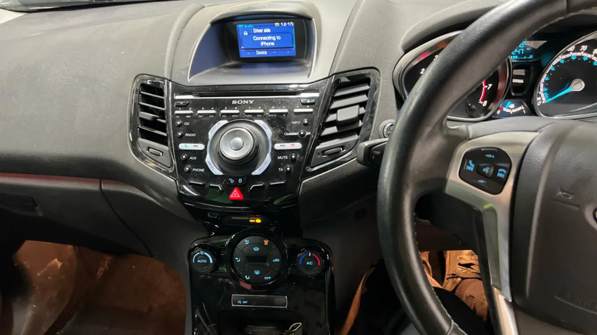 2015 Ford Fiesta TITANIUM 1.0 Petrol - Image 2