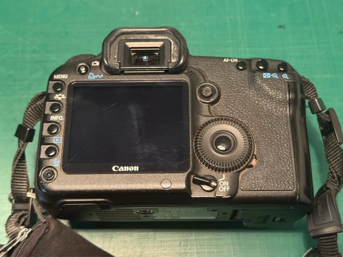 Canon EOS 5D II - Image 2