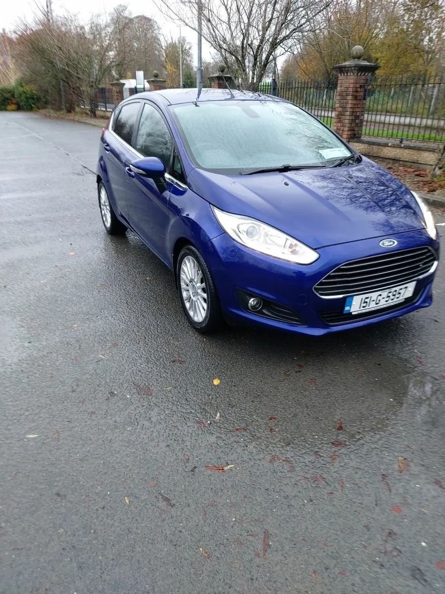 Ford Fiesta 2015 - Image 2