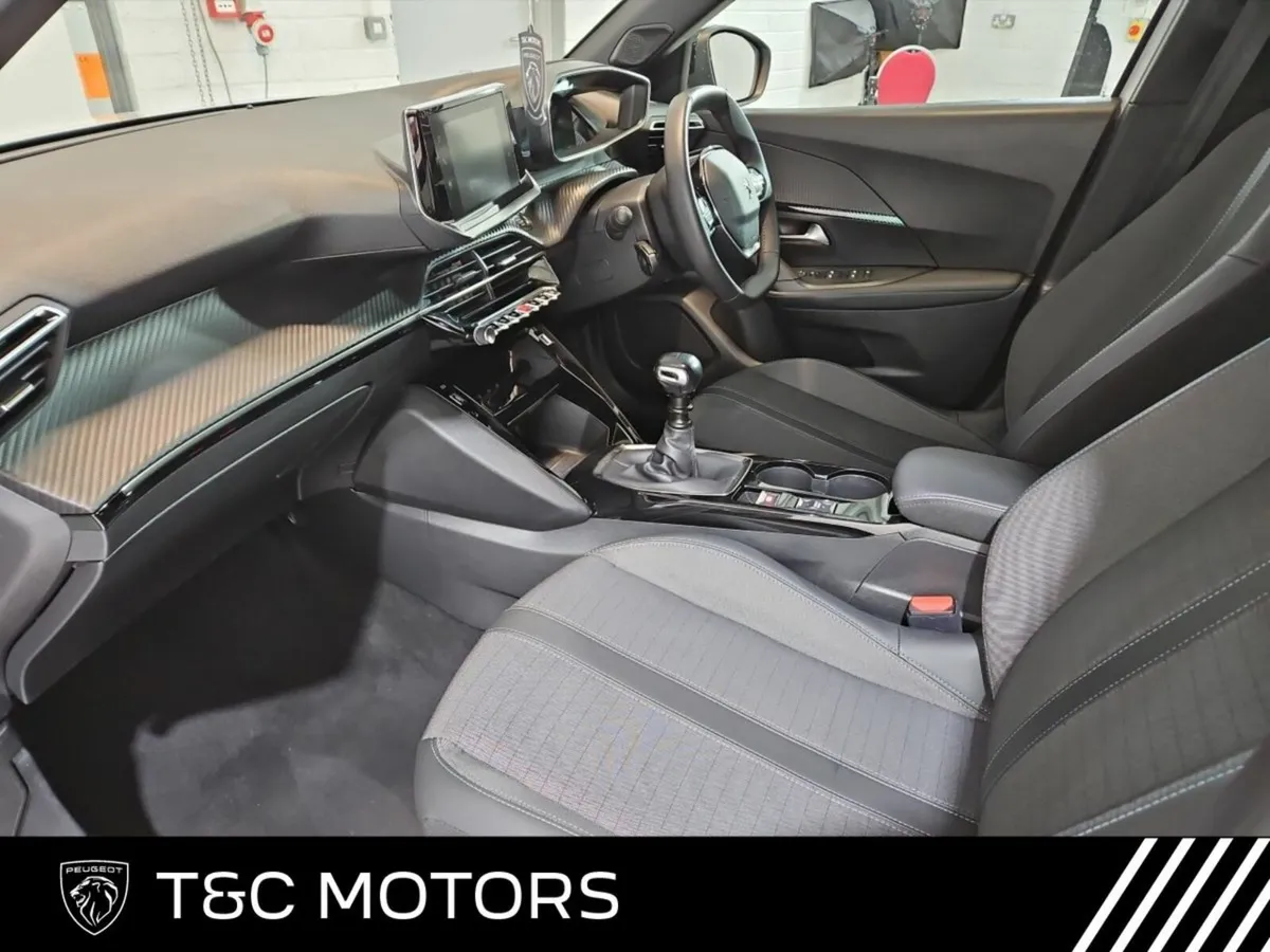 Peugeot 2008 Allure 1.2 Petrol Diamond Cut Alloys, - Image 4