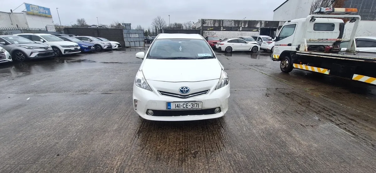 14 Prius D…7 Seater - Image 1
