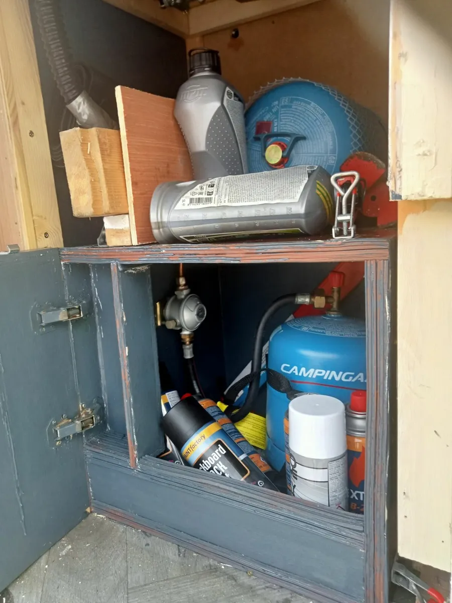 Camper van - Image 2