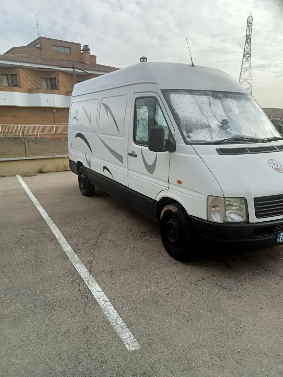Camper van - Image 4